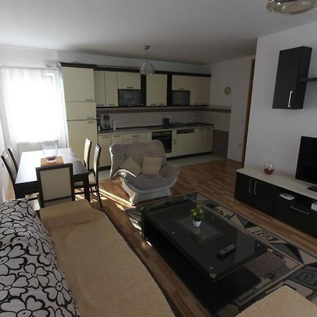 Kasumi Apartment Pristina Buitenkant foto