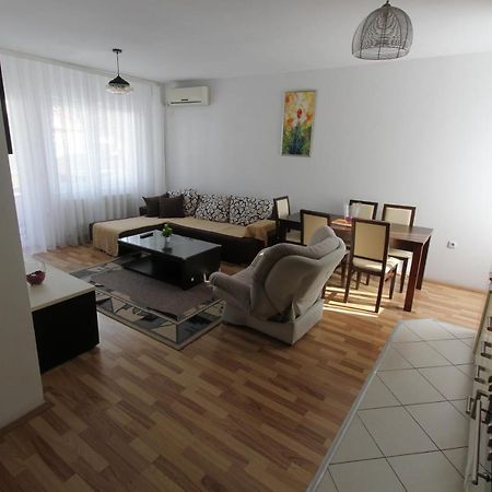 Kasumi Apartment Pristina Buitenkant foto